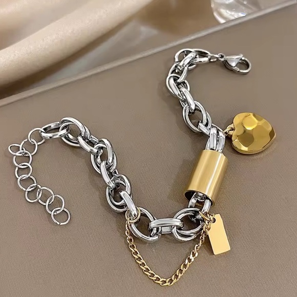 New! Stainless steel mixcolor Silver and Gold heart Chain Bracelet - Picture 3 of 4